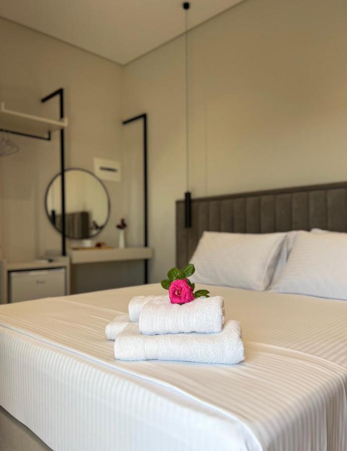 Astoria Rooms Sarande Bagian luar foto