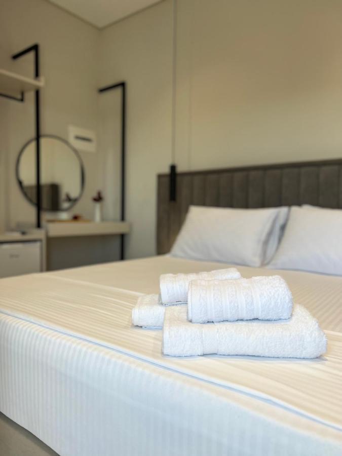 Astoria Rooms Sarande Bagian luar foto