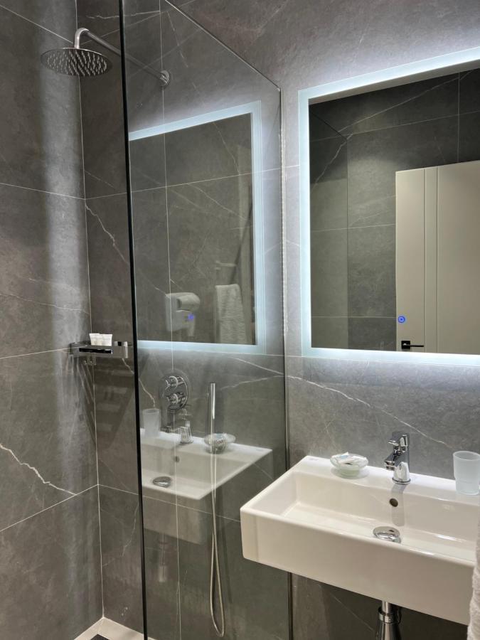 Astoria Rooms Sarande Bagian luar foto