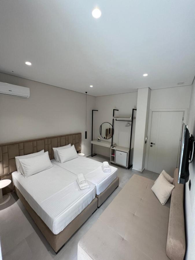 Astoria Rooms Sarande Bagian luar foto