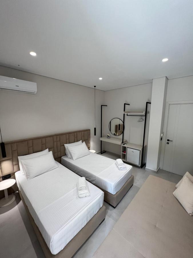 Astoria Rooms Sarande Bagian luar foto