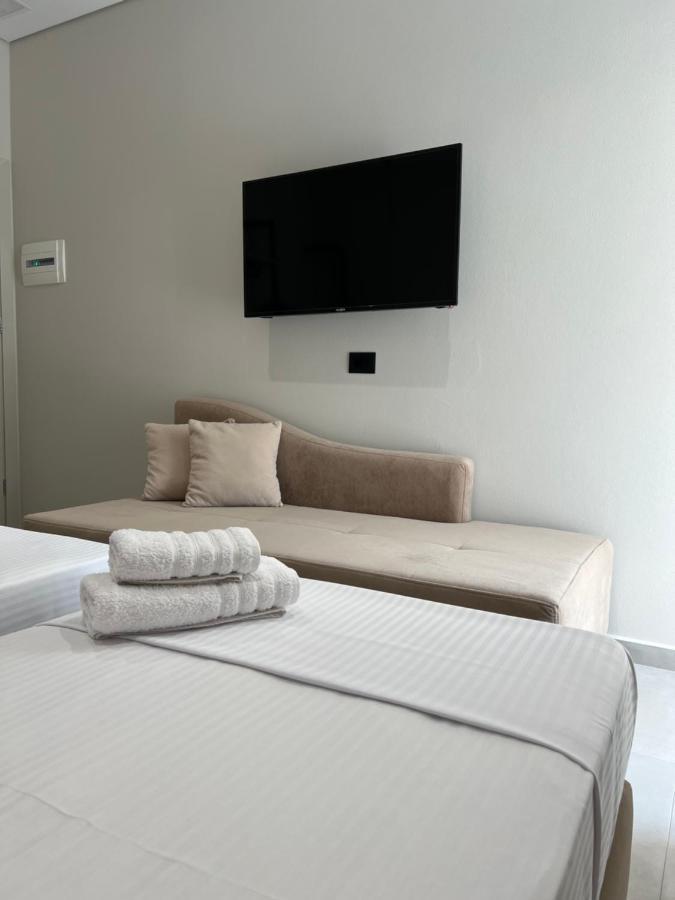 Astoria Rooms Sarande Bagian luar foto