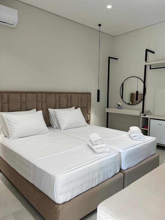 Astoria Rooms Sarande Bagian luar foto