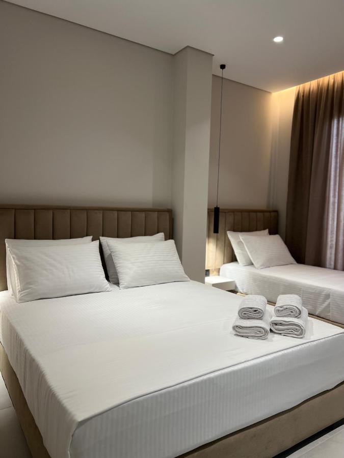 Astoria Rooms Sarande Bagian luar foto