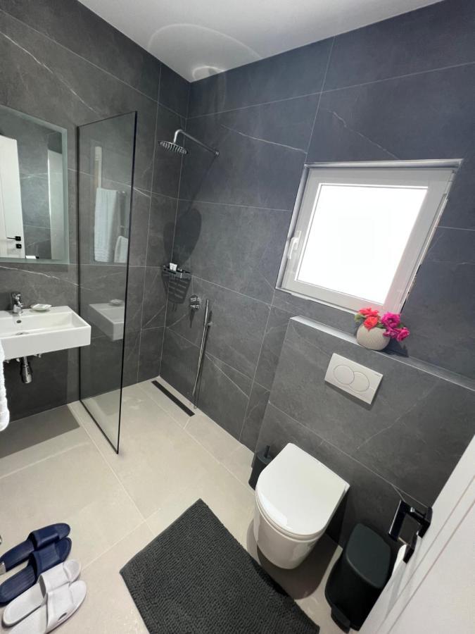 Astoria Rooms Sarande Bagian luar foto