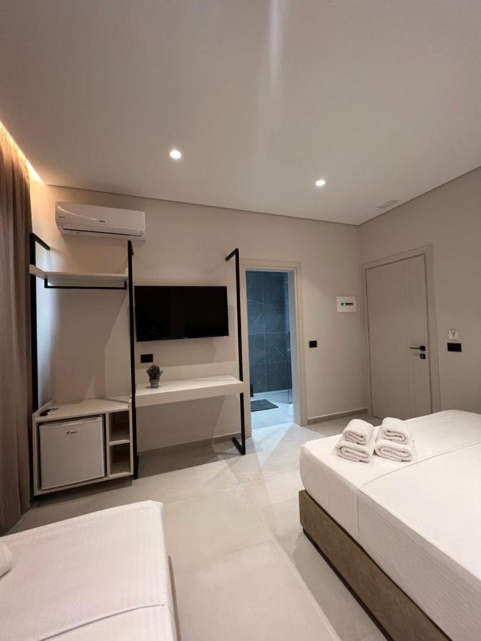 Astoria Rooms Sarande Bagian luar foto