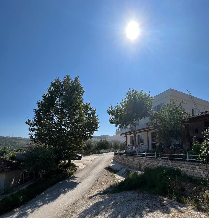Astoria Rooms Sarande Bagian luar foto