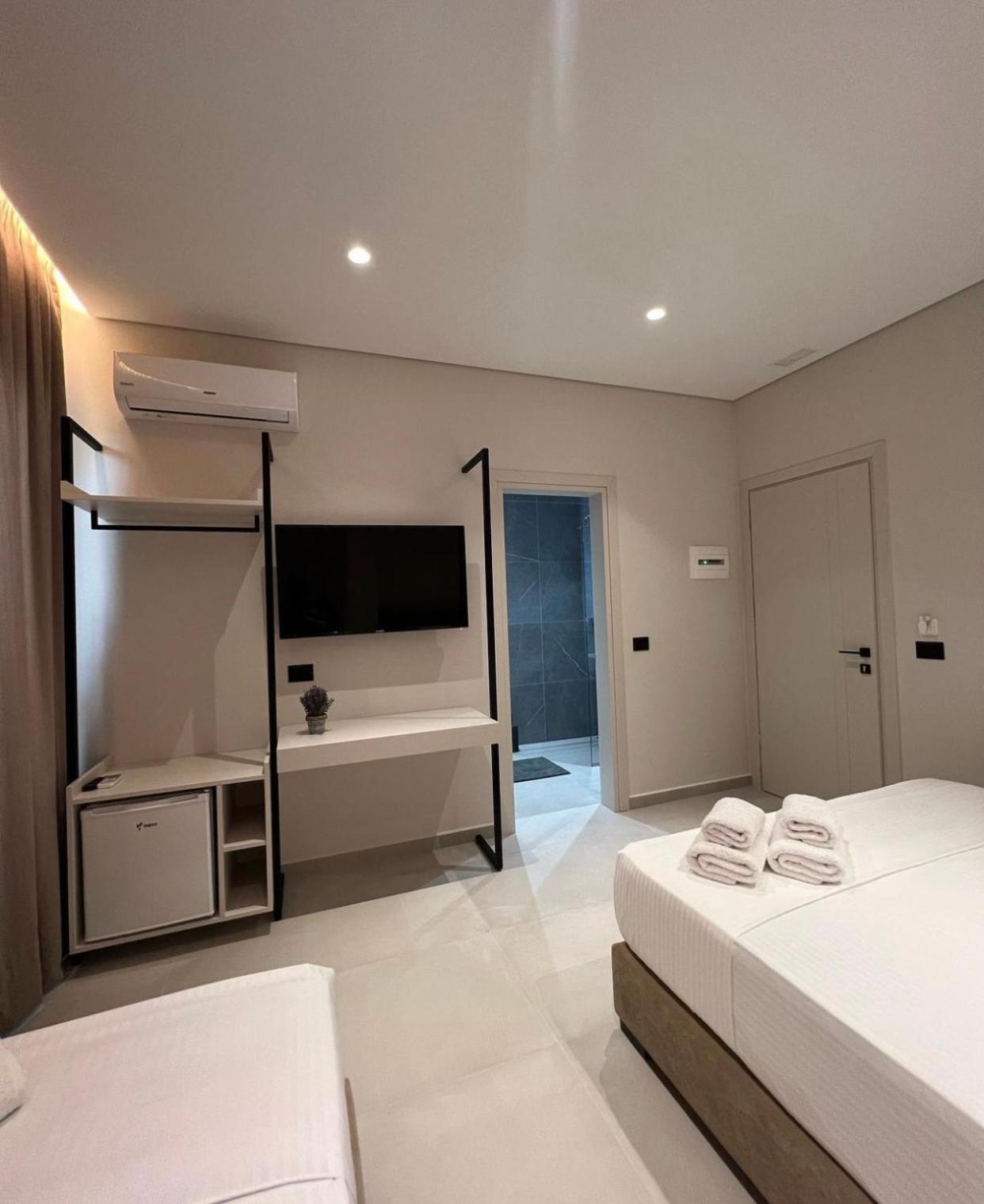 Astoria Rooms Sarande Bagian luar foto
