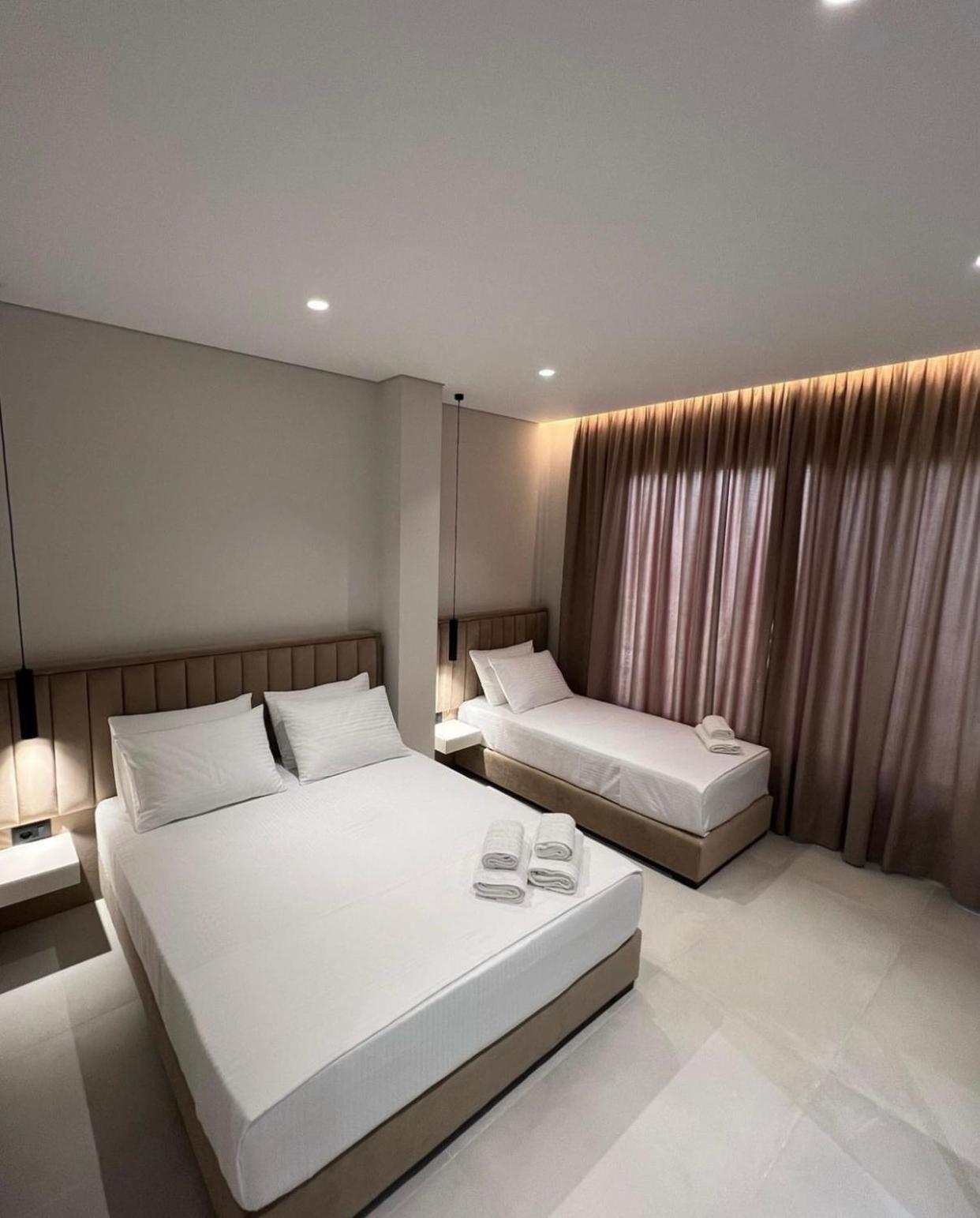 Astoria Rooms Sarande Bagian luar foto