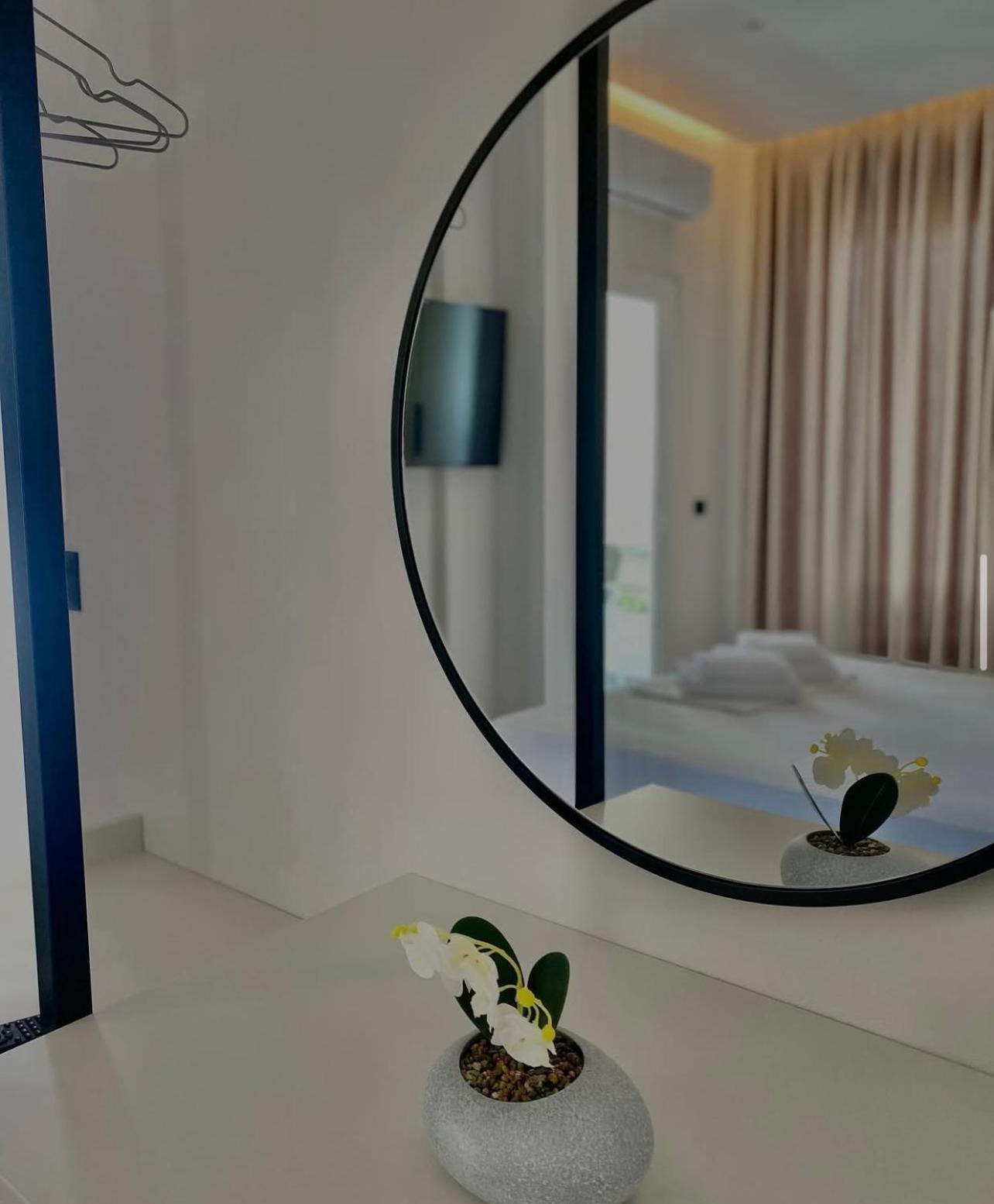 Astoria Rooms Sarande Bagian luar foto